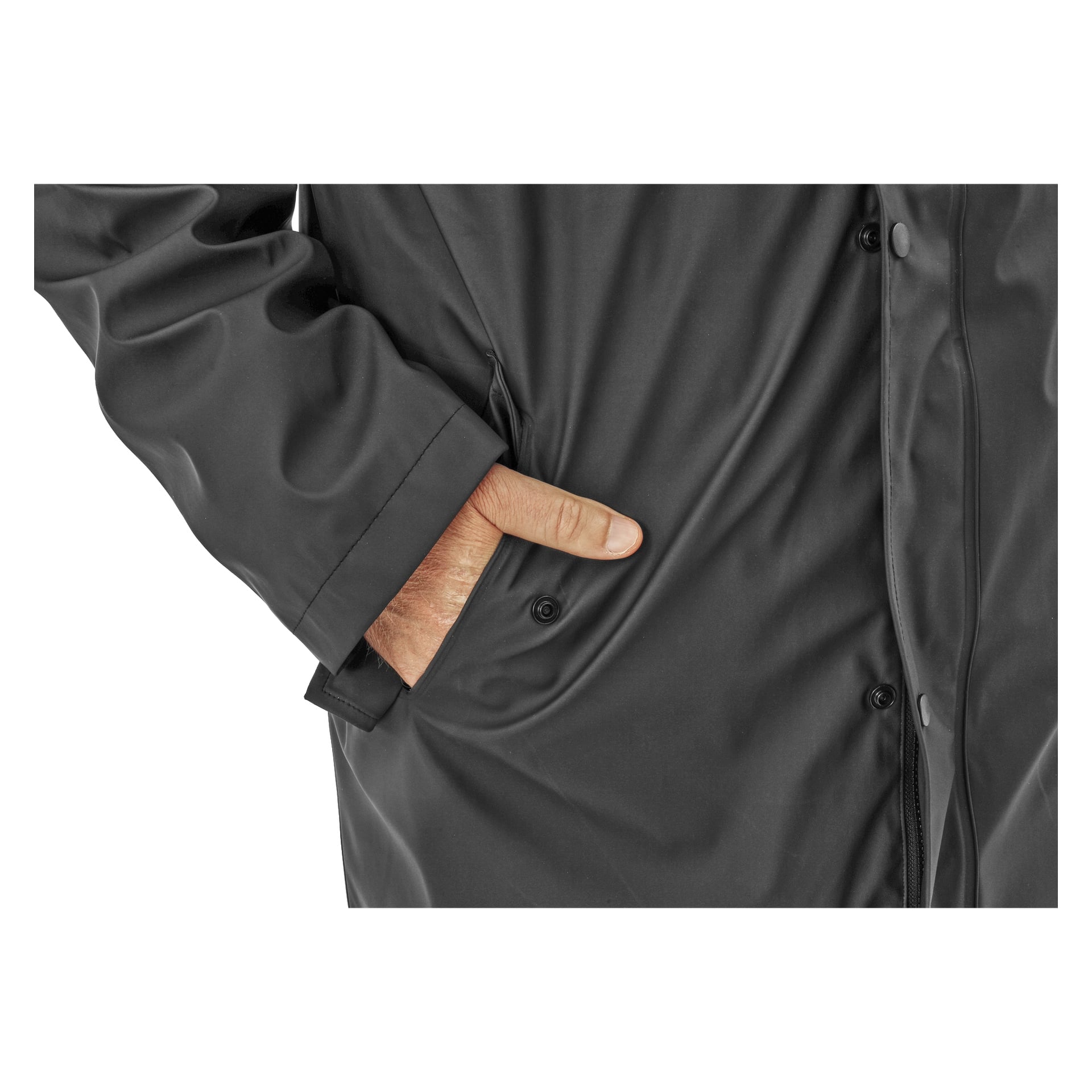 Eine Person steckt ihre rechte Hand in die Seitentasche einer Visby-Regenjacke mit Fleecefutter gefüttert von Kayoba Outdoor Men's. Der Fokus liegt auf der Jacke und der Hand, wobei nur ein Teil von Arm und Oberkörper sichtbar ist.