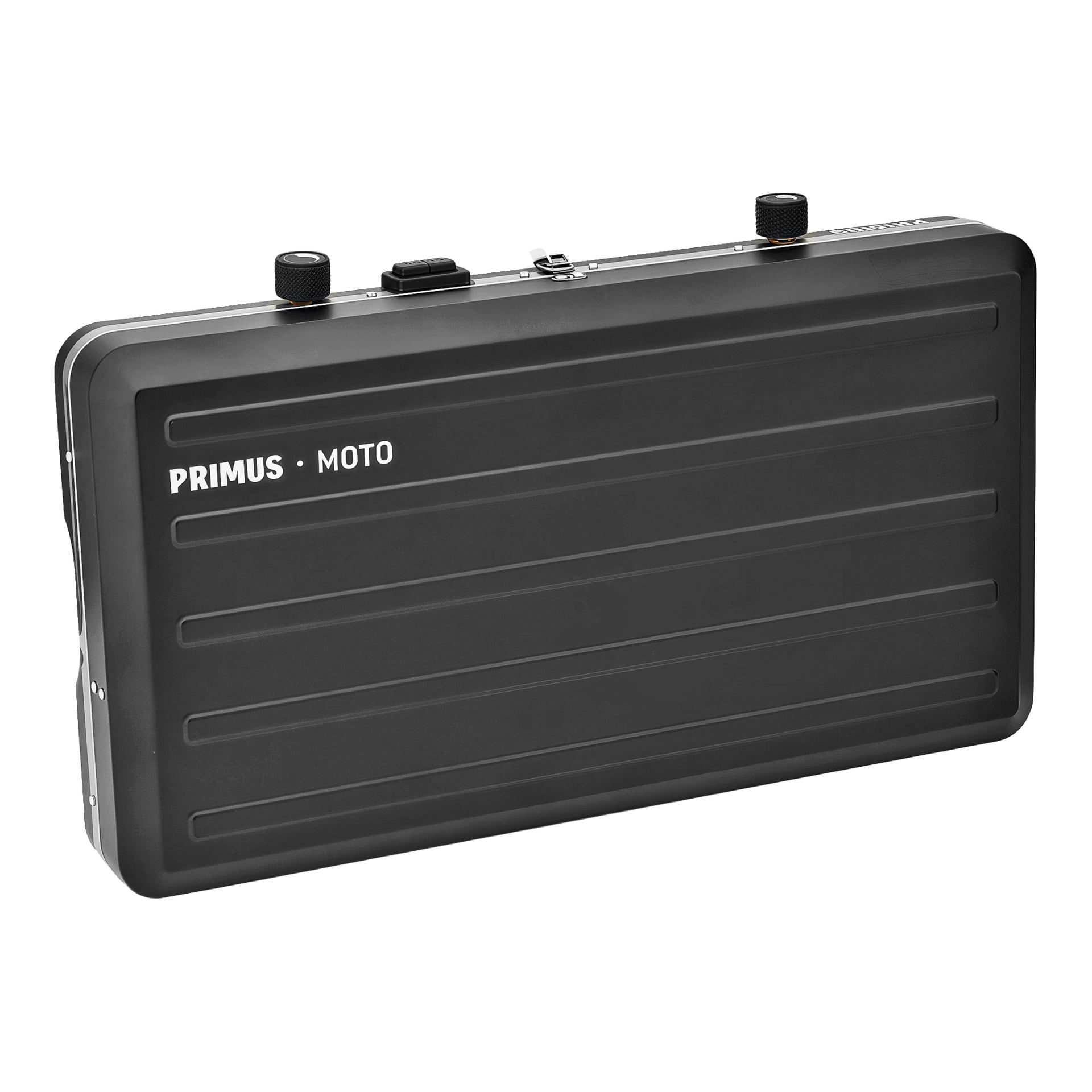 En svart Primus Wilderness grill Moto campingovn med ribbede detaljer, to kontrollknapper og et kompakt design som lignet en koffert.