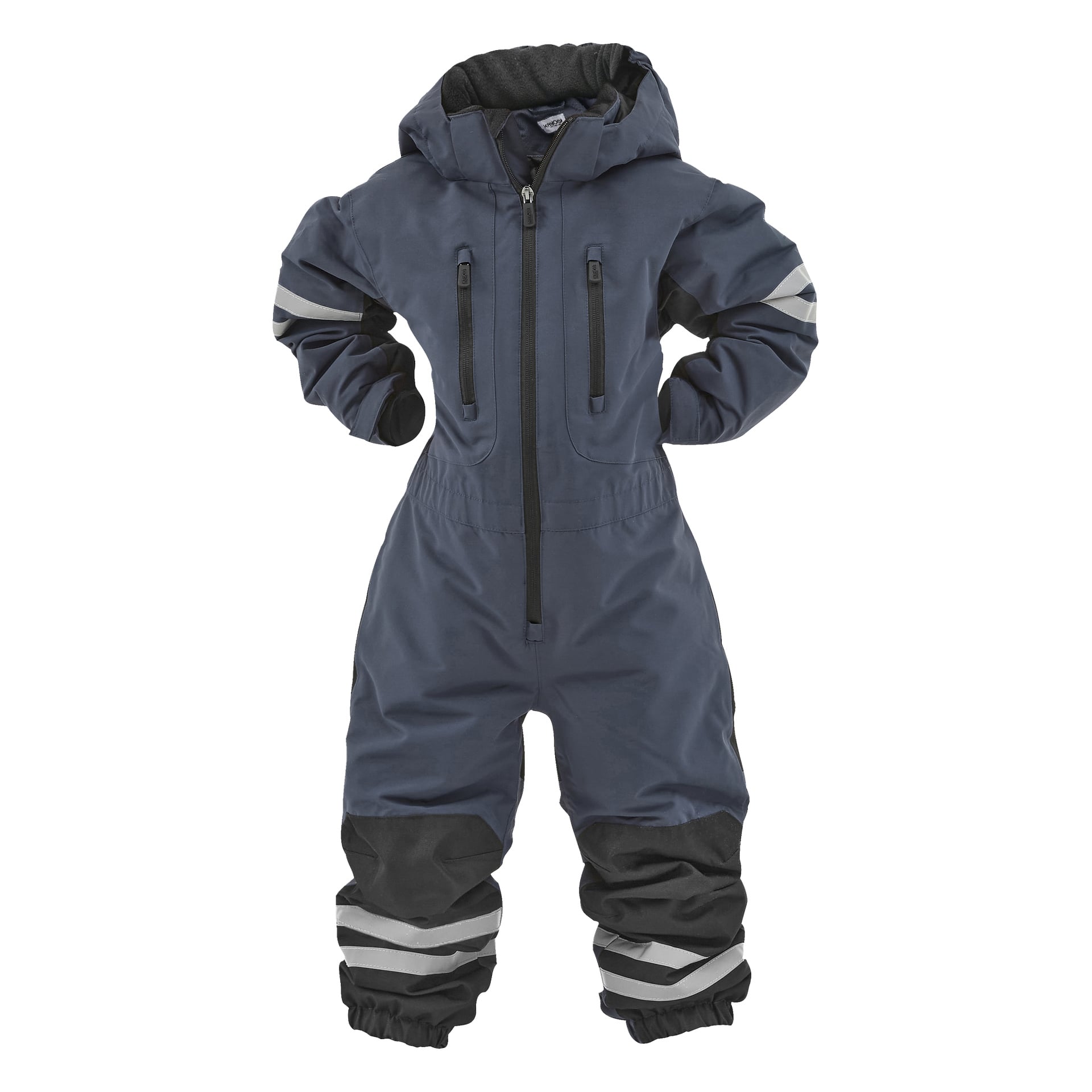 En mörkblå Kayoba Outdoor Children's Overalls Dundret snöoverall med huva, dragkedja fram, svarta knälappar, två bröstfickor och reflekterande ränder på armar och underben.