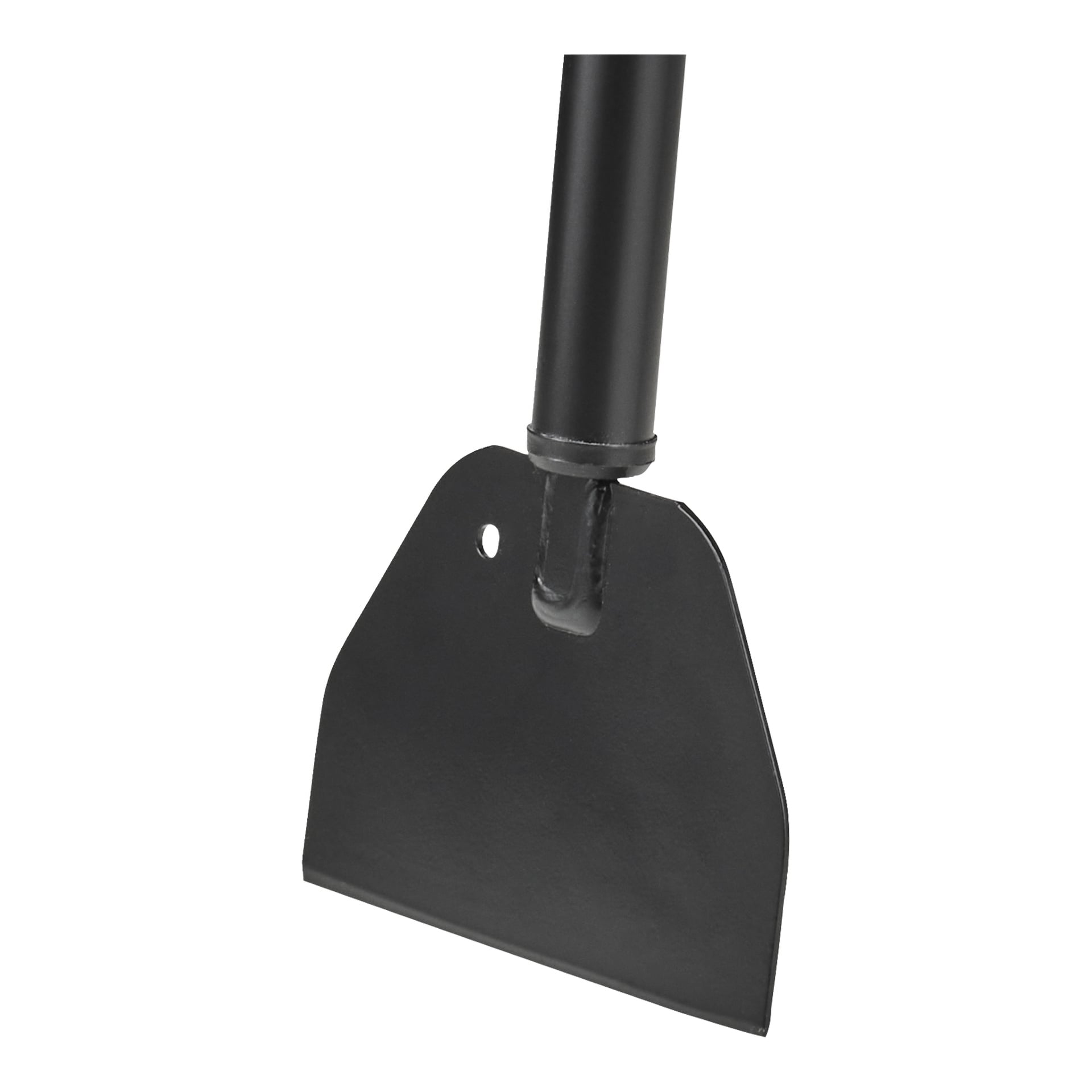 Närbild av en Fiskars is- och barkskrapa gjord av svart metall, med dess platta, breda blad och runda handtag upptill. Det finns ett hål nära ena kanten av bladet, troligen avsett för att hängas upp eller fästas.