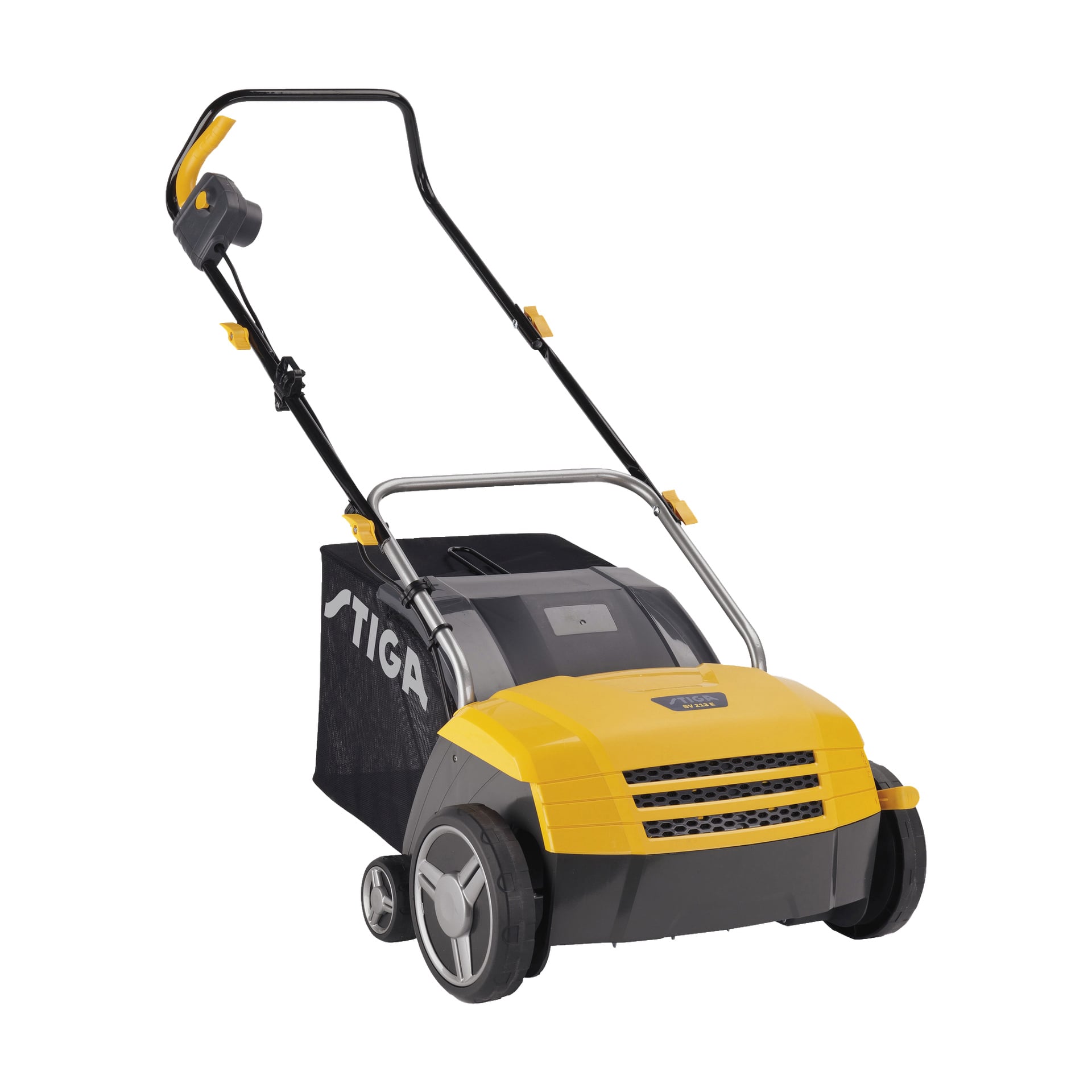 En gul og svart Stiga Scarifier SV 213 E med rektangulær ramme, plasthjul, en nettingpose og et svart styre.