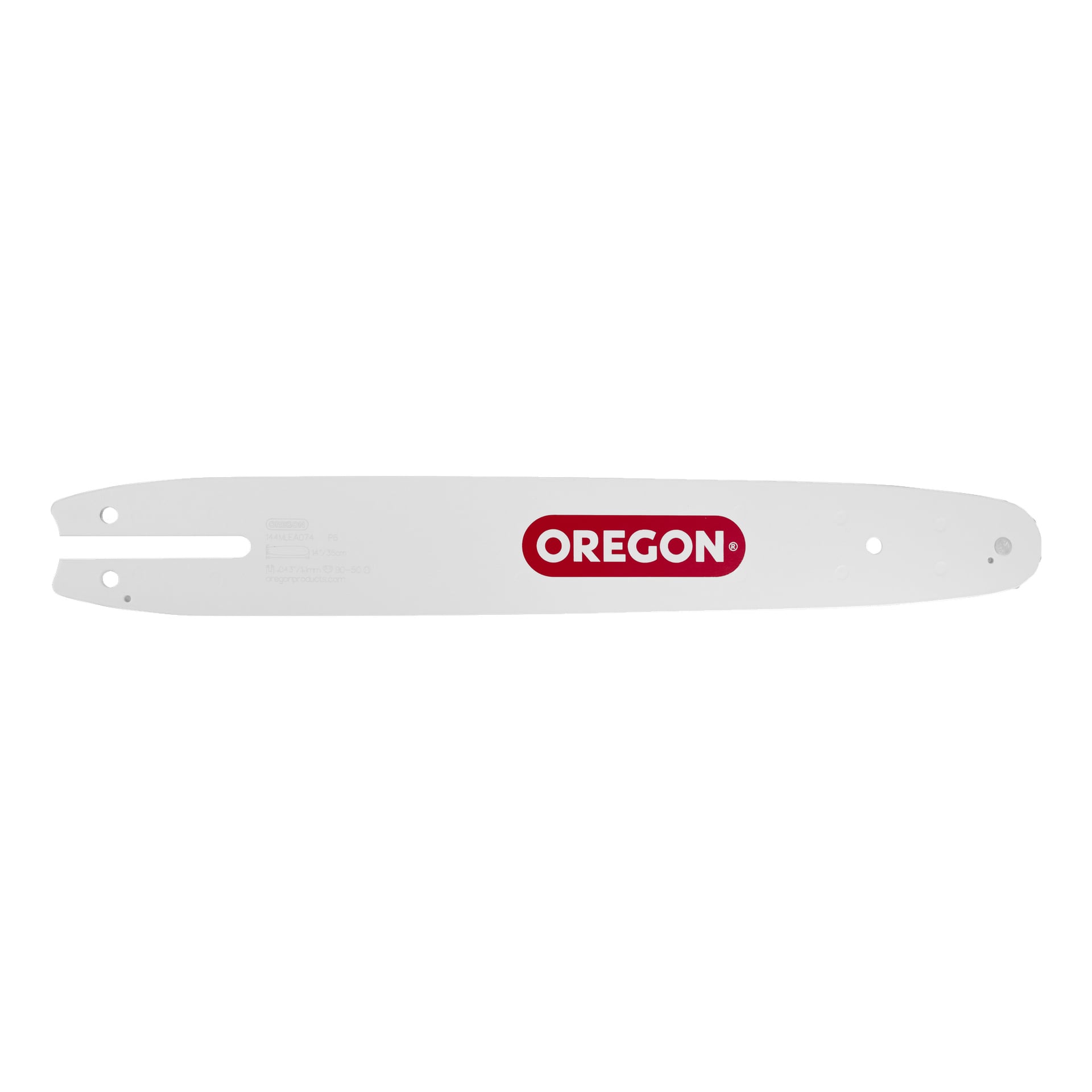 En silverfärgad Oregon-sågstav med varumärket tydligt synligt i tjocka vita bokstäver på ett rött block i mitten. Flera monteringshål är synliga i båda ändar av stången.