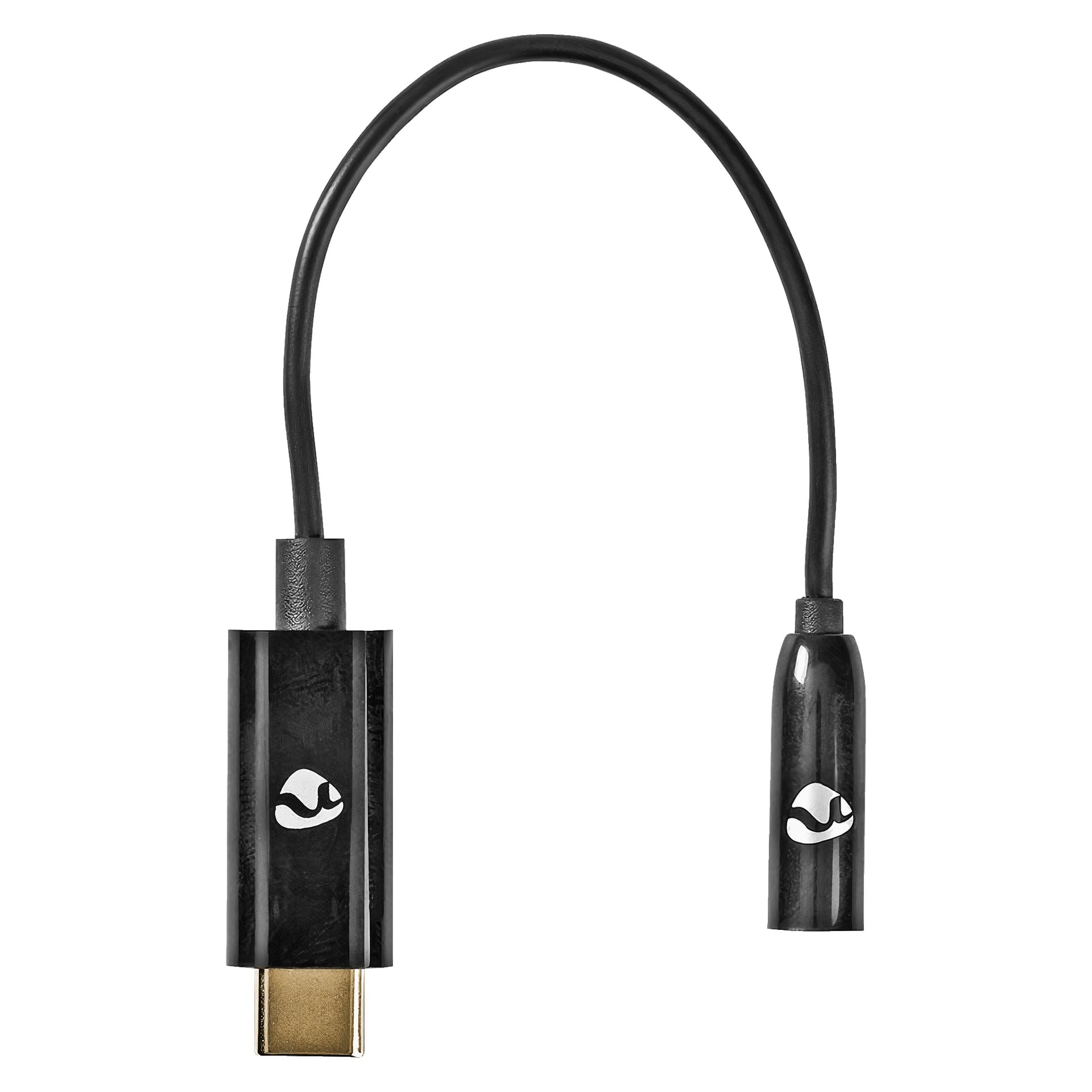 En slank svart Nedis USB-C till 3,5 mm-adapter med en guldpläterad hane USB-C-kontakt på ena sidan och en hona på 3,5 mm på den andra, där varje ände visar vita logotyper på sina svarta höljer.
