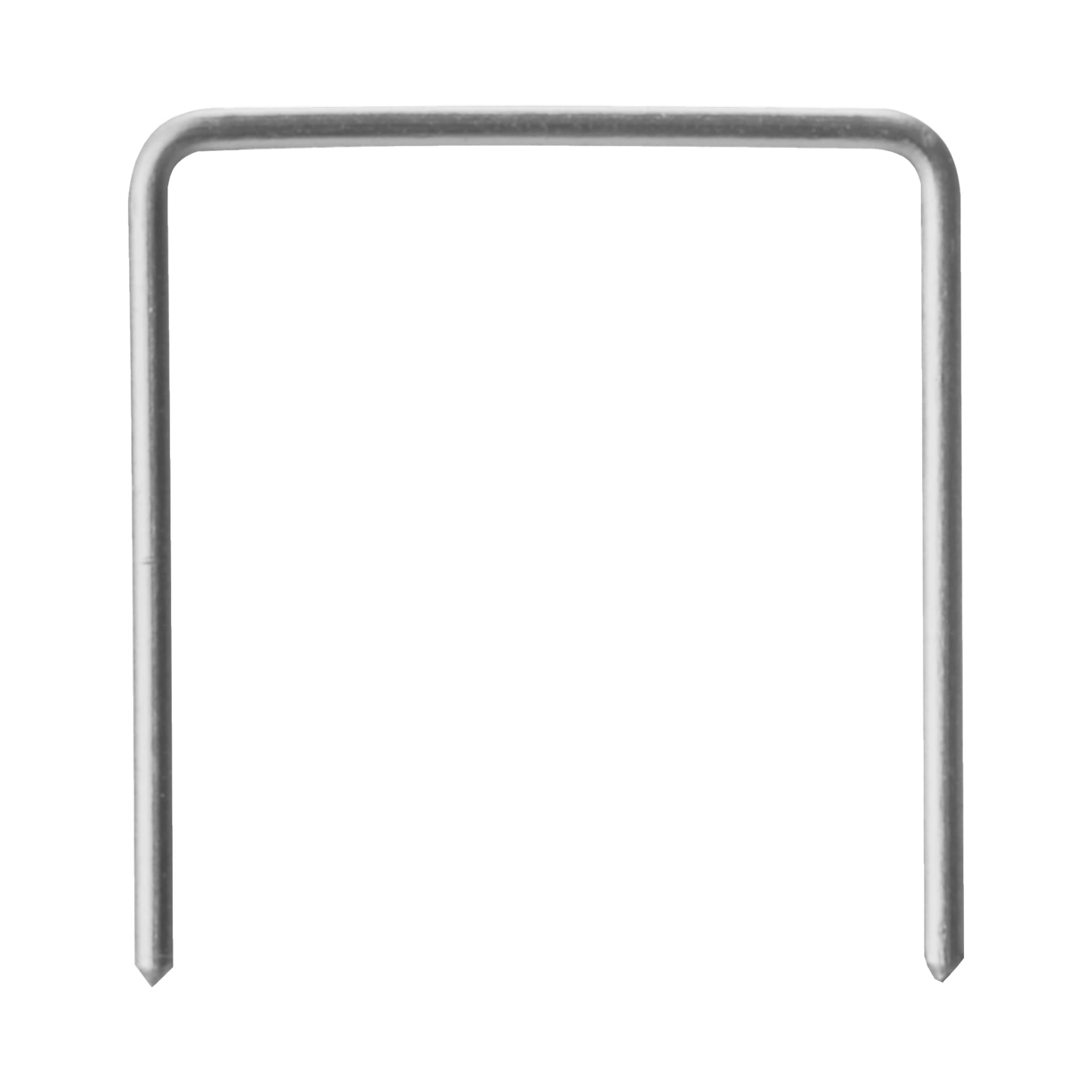 Et nærbilde av en enkelt Meec Tools-stift fra Staples 1250-pakken, som viser dens metall U-form og to spisse ender.