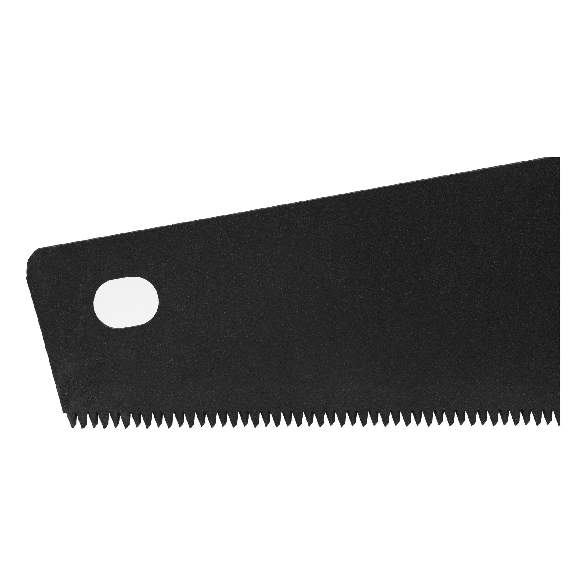 Närbild på Meec Tools Handsågs svarta blad, som visar dess vassa, jämnt placerade tänder och ett hål nära det övre vänstra hörnet.