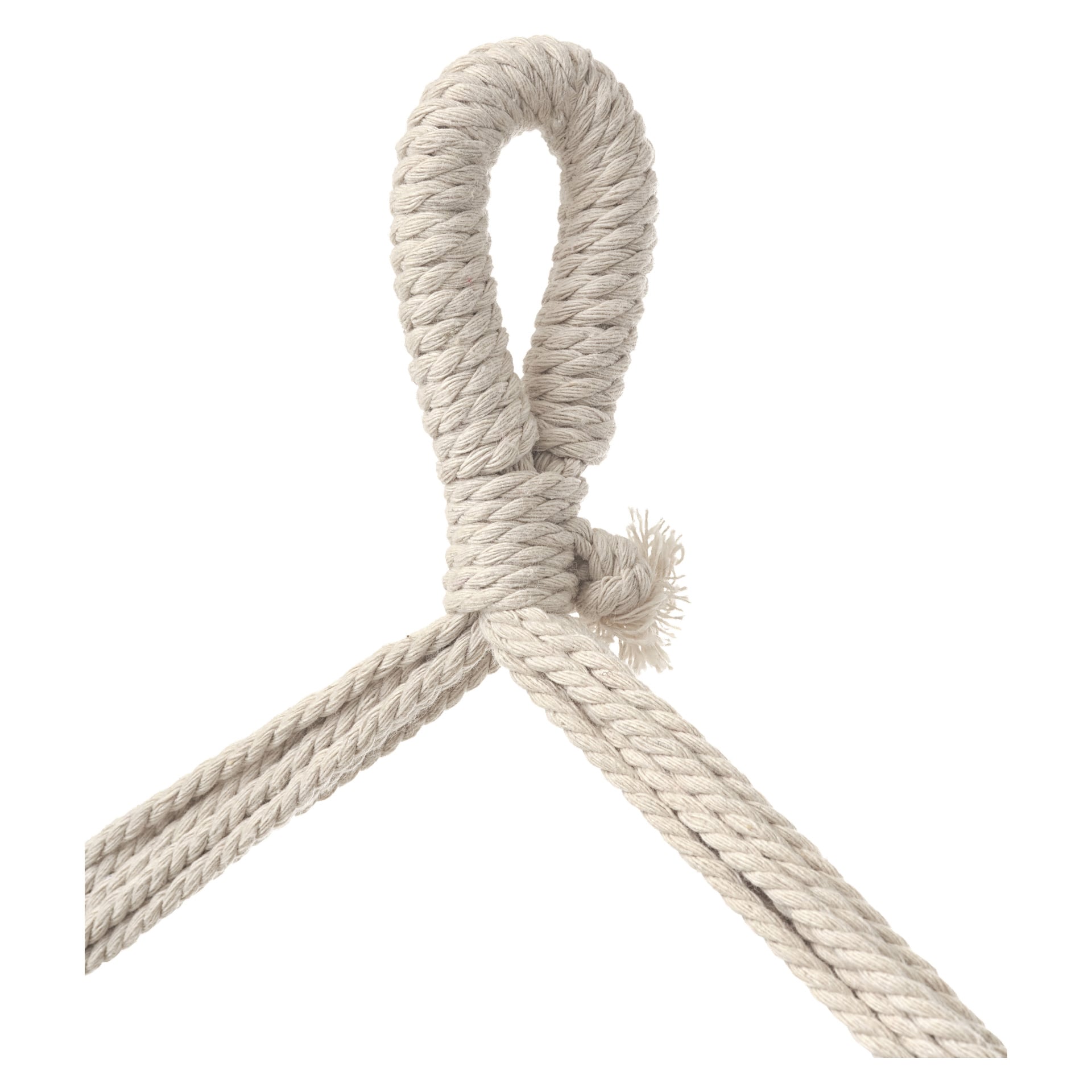 Szczegółowe zbliżenie beżowej liny z Kayoba Hanging Chair, mocno zawiązanej w pętlę na górze, z obiema końcami wystającymi w dół. Ciasno skręcone włókna liny podkreślają jej mocną i trwałą fakturę.