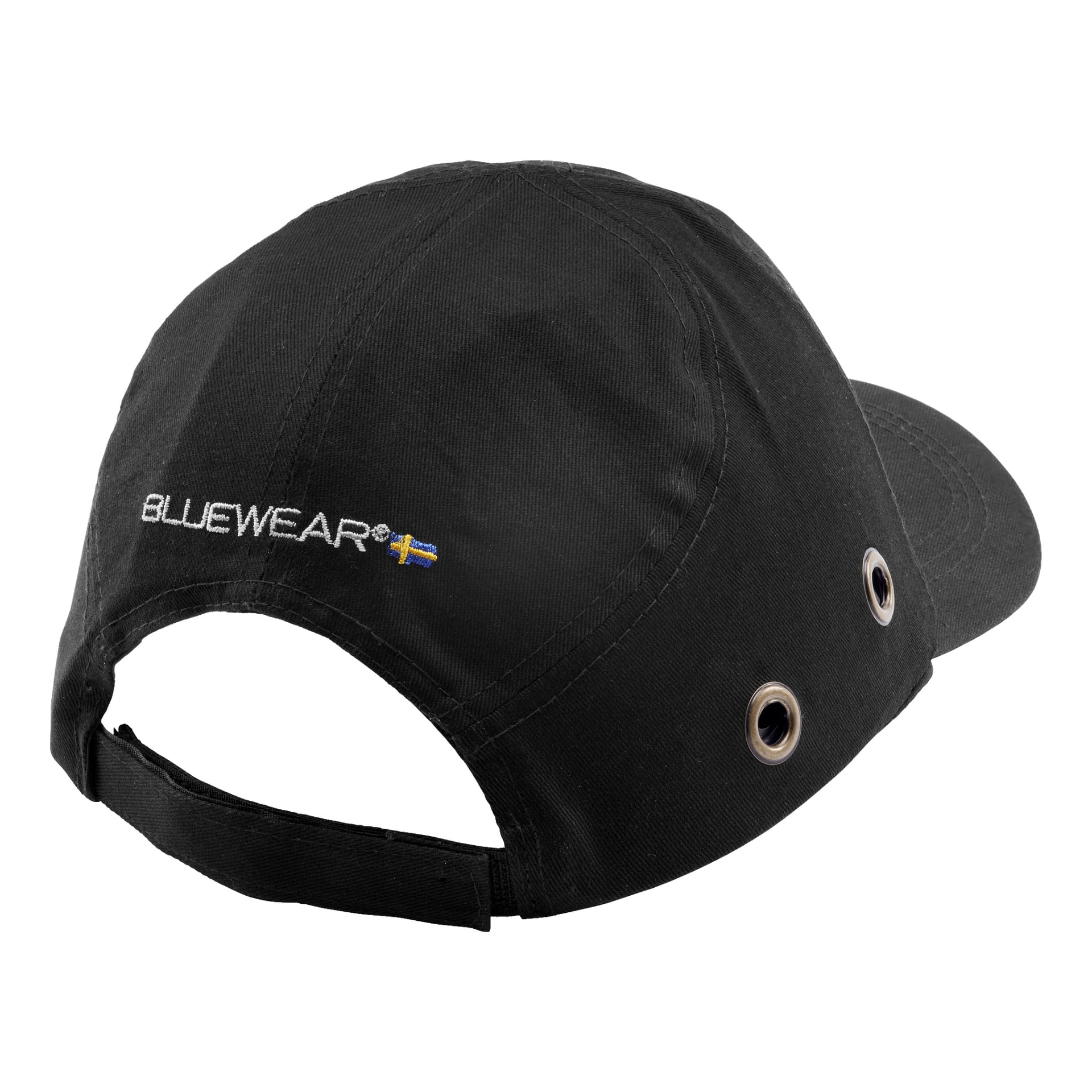 czapka ochronna Bluewear z metalowymi oczkami po bokach, regulowany pasek na plecach oraz napis "BLUEWEAR" wraz z małą szwedzką flagą naszytą na tylnej lewej części.