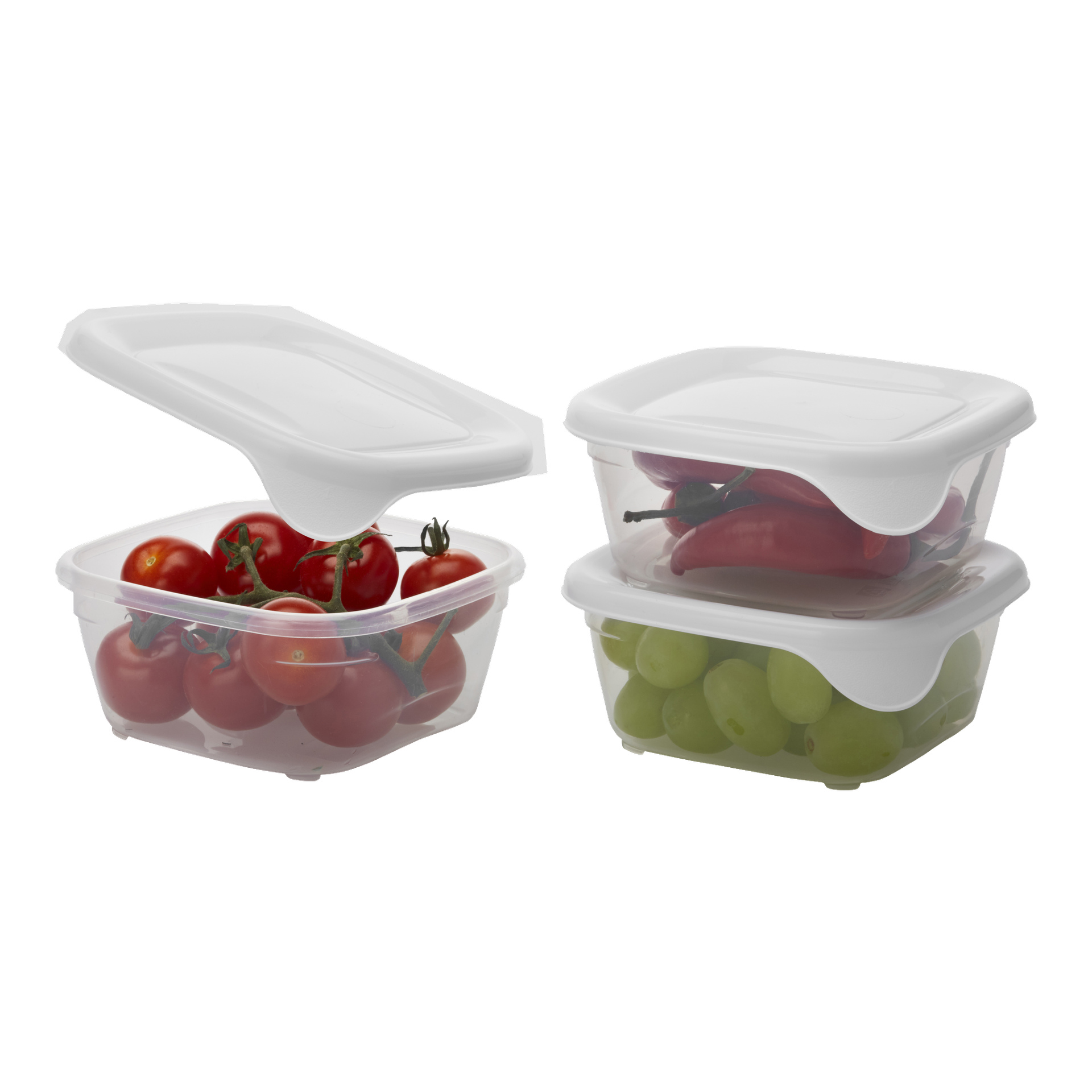 Tre genomskinliga plastlunchlådor från Menuett, som säljs som 3-pack med vita lock, visas upp. En låda, fylld med tomater, har locket öppet. De andra två är staplade; Den översta innehåller röda chilipeppar och den nedre innehåller gröna druvor.