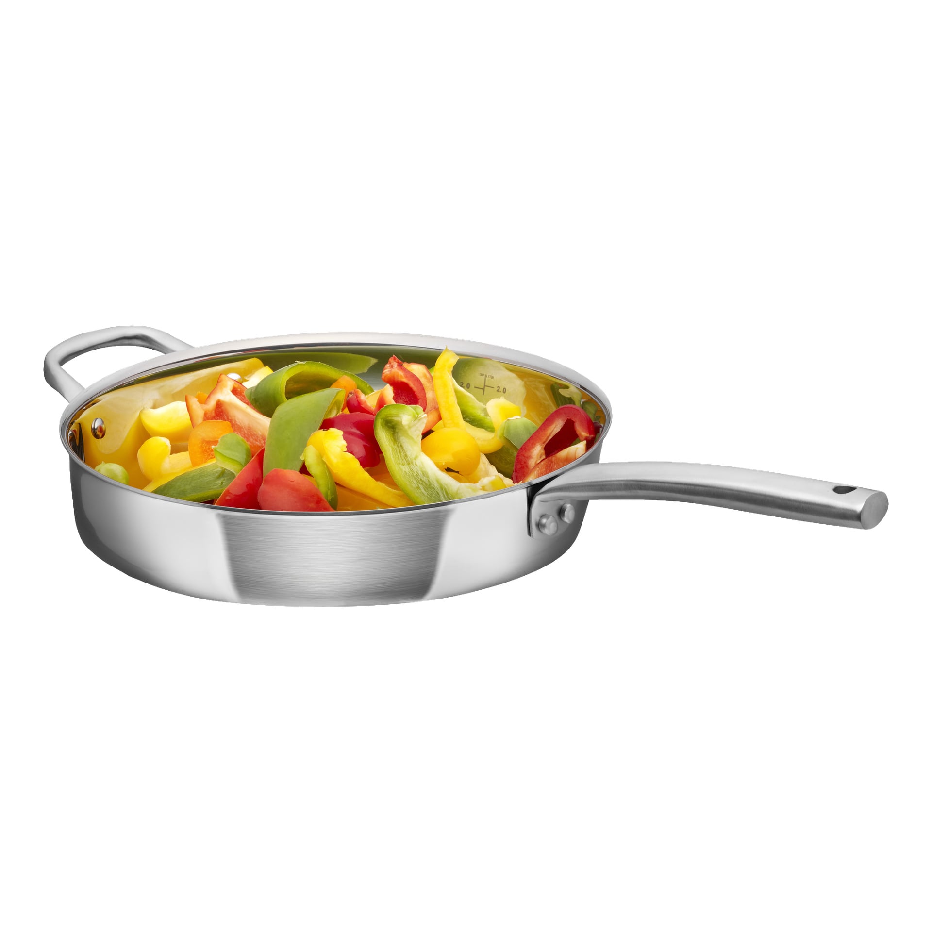 En Menuett sautépanne med håndtak inneholder skiver av rød, gul og grønn paprika sammen med biter av hvitløk.