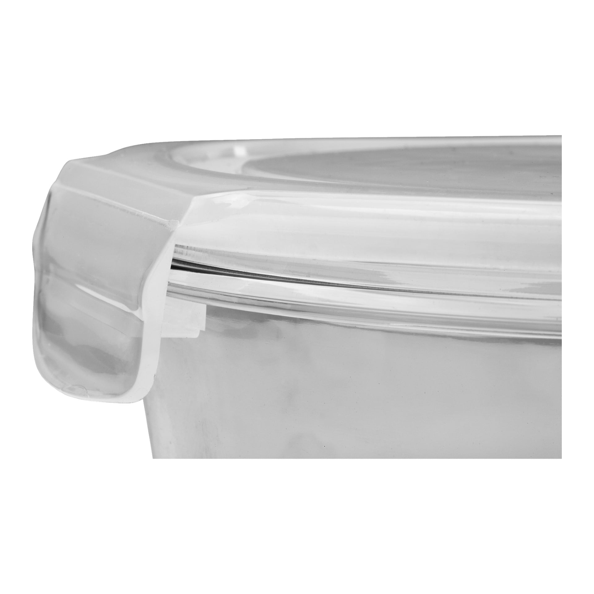 En närbild av Menuett Food-lådan visar en klar plastbehållare med ett genomskinligt lock ordentligt fastsatt. Bilden framhäver låsfunktionen längs lockets kant och visar hur den säkerställer att matlådan är ordentligt stängd.