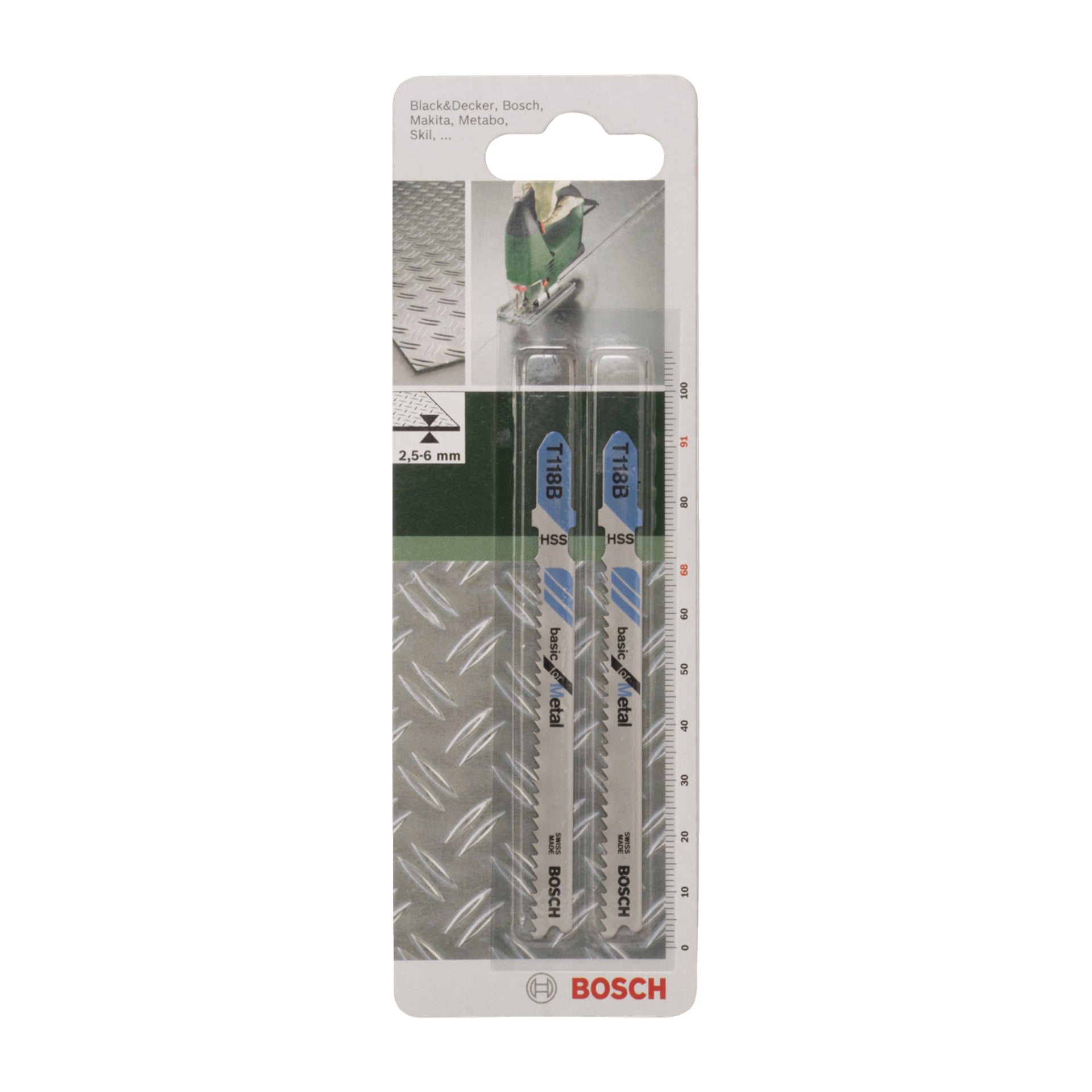 Bosch Jigsaw blade 2-pack visades i detaljhandelsförpackningen, vilket indikerar kompatibilitet med flera märken. Paketet lyfter fram produktfunktioner, listar kompatibla modeller och inkluderar en bild av bladen bredvid en sticksåg som skär genom metall.