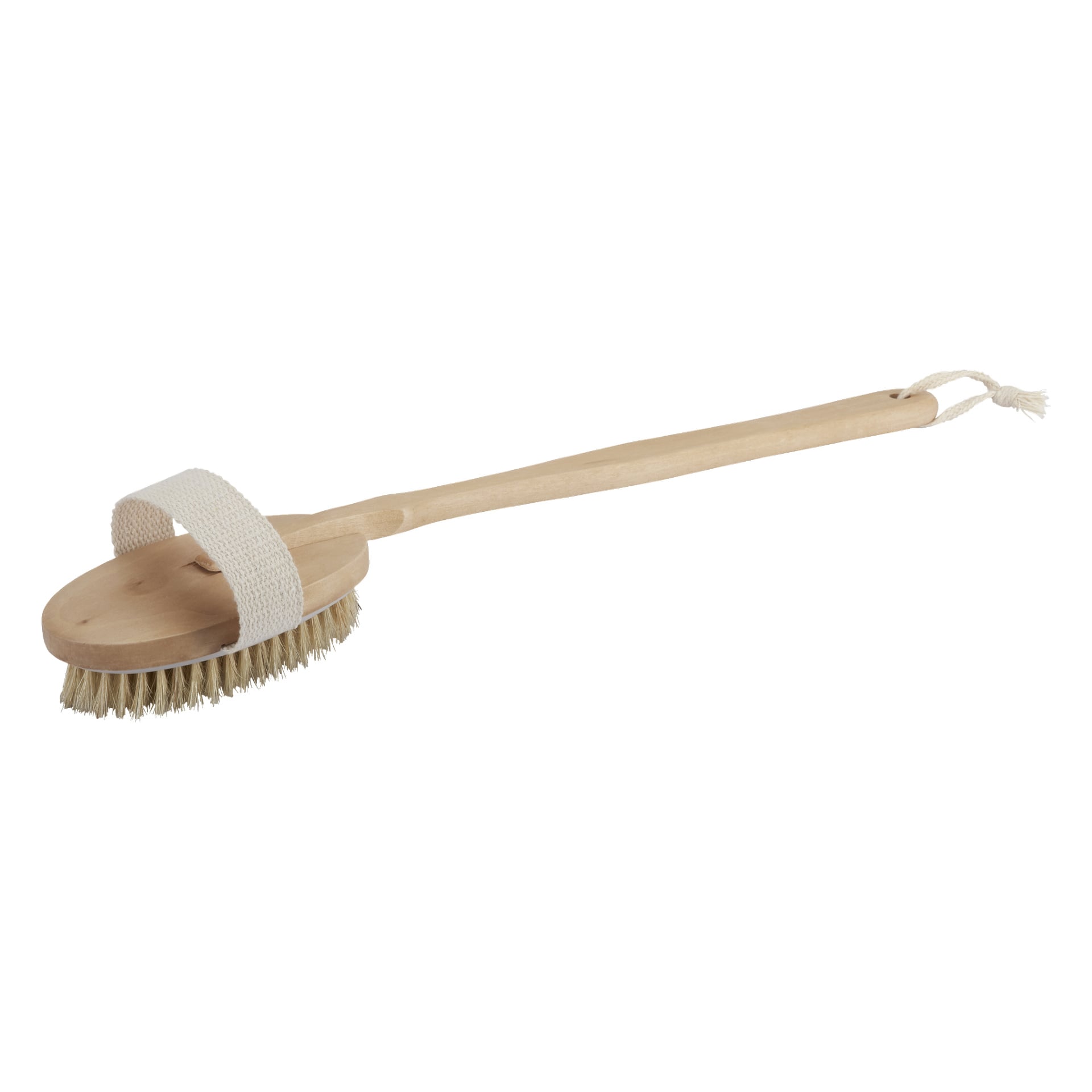 En Menuett Bath Brush med naturlige buster, et langt trehåndtak, en hvit stoffstropp på baksiden av børstehodet, og en hengende løkke på tuppen av håndtaket.