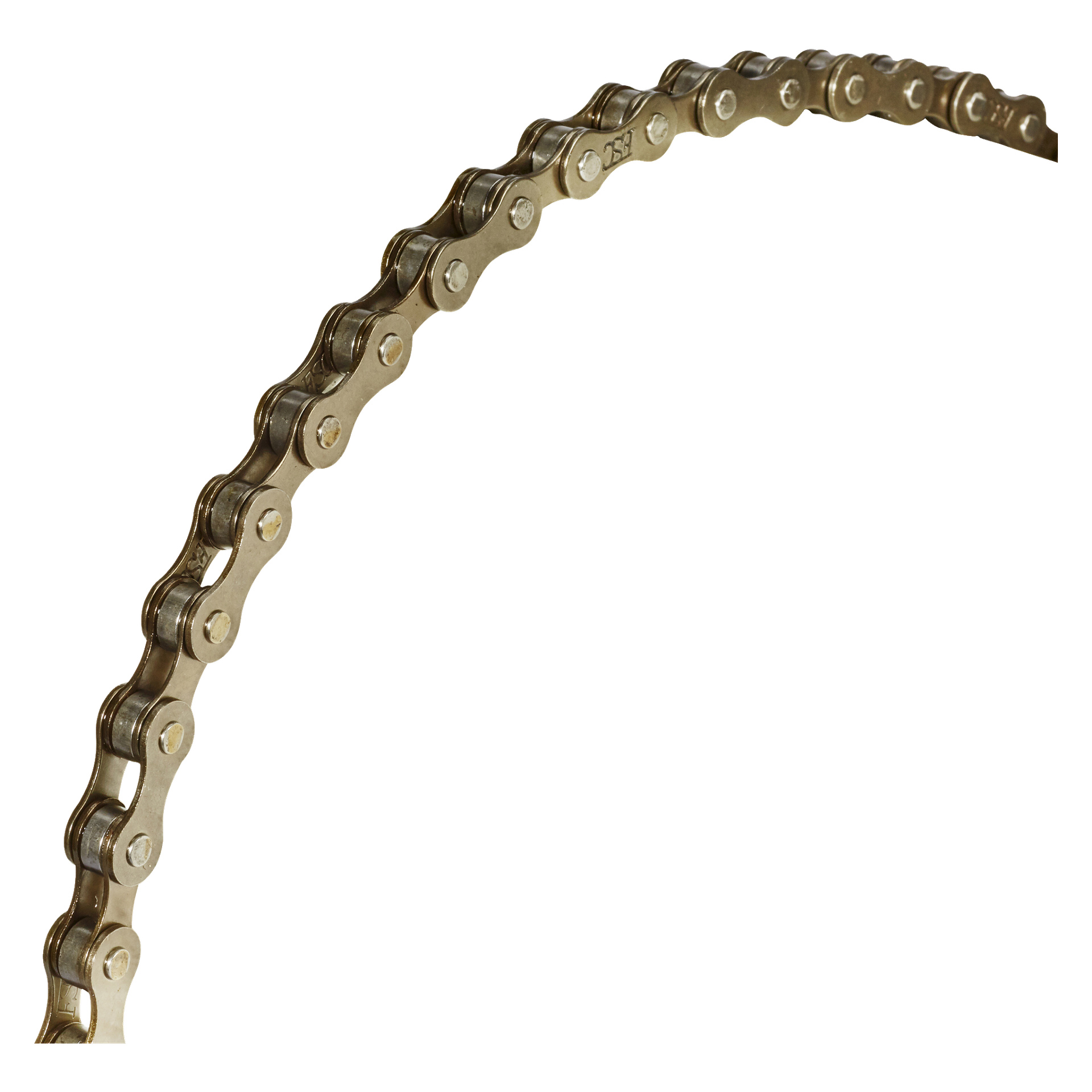 Zbliżenie metalowego łańcucha rowerowego pokrytego smarem Hamron Chain, tworzącego łuk. Ogniwa łańcucha i piny są wyraźnie wyostrzone, podkreślając charakterystyczne detale typowego łańcucha rowerowego impregnowanego smarem.
