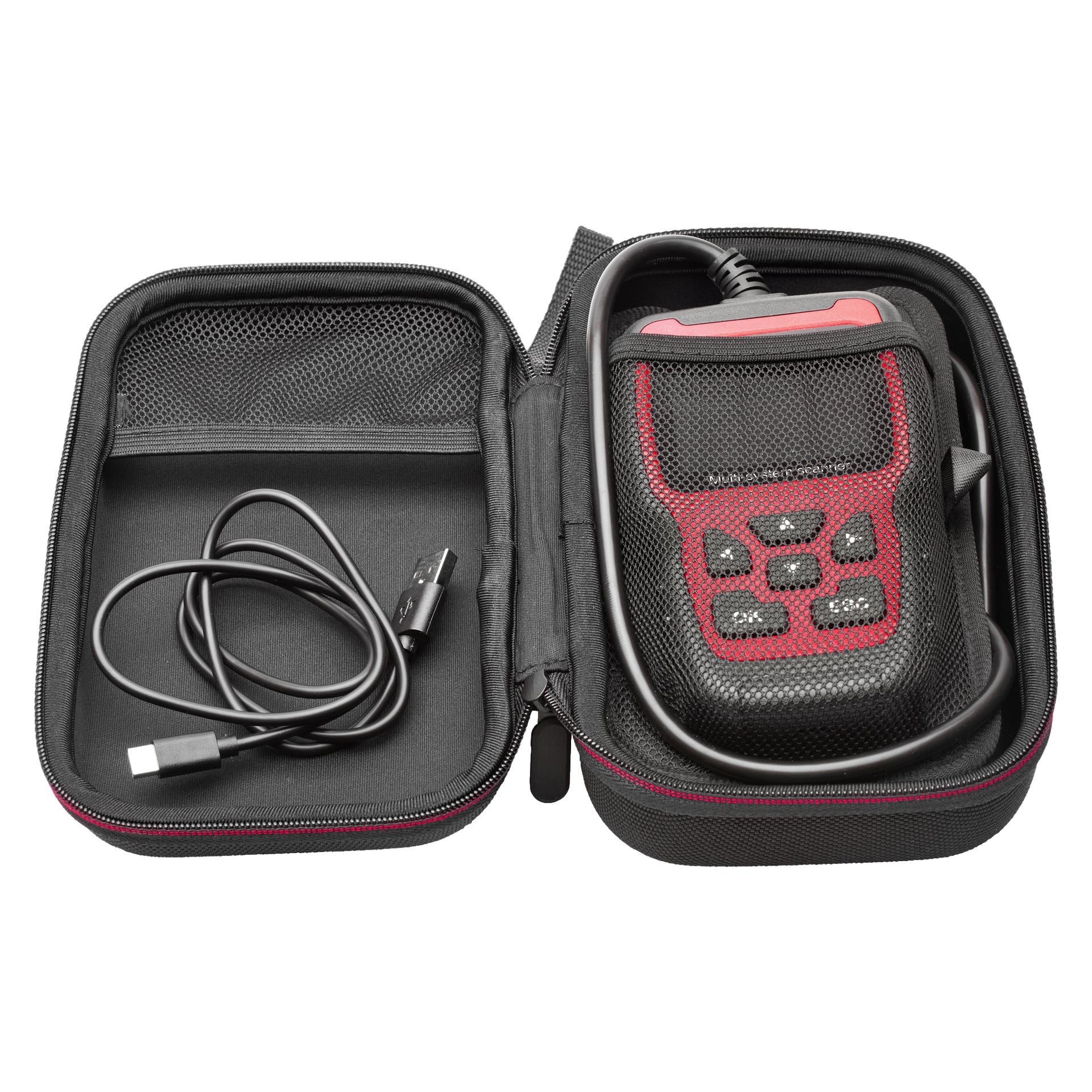 Inuti ett svart fodral med dragkedja finns Meec Tools Fault code reader OBD-II, en elektronisk diagnostikenhet med röd och svart kropp, integrerad kabel och flera knappar. En separat sektion rymmer en USB-A till USB-C-kabel.