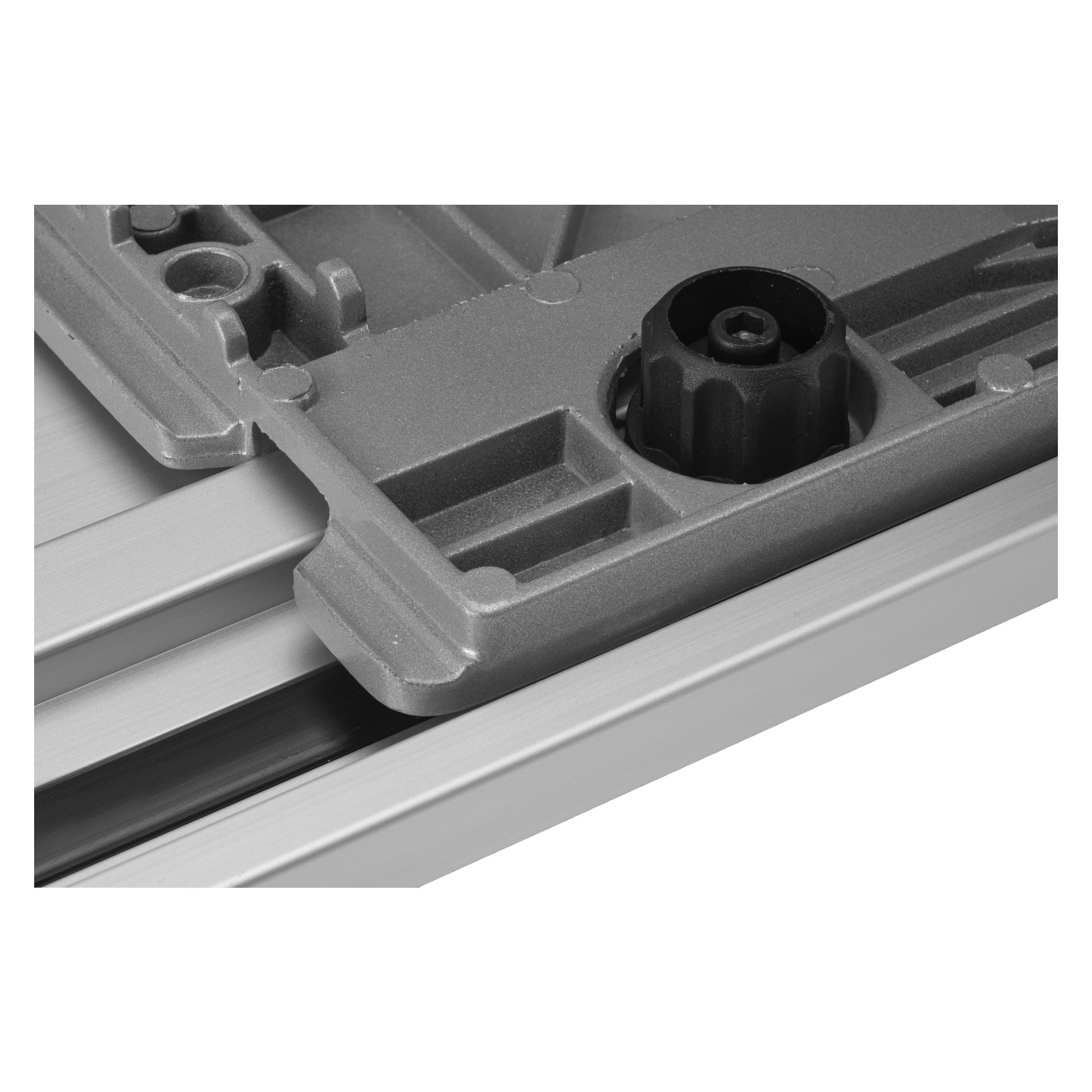 Detaljerad vy av en Meec Tools Plunge-såg CI-W HOME 300, med metallisk kaross, svart justeringsratt och aluminiumskenor.