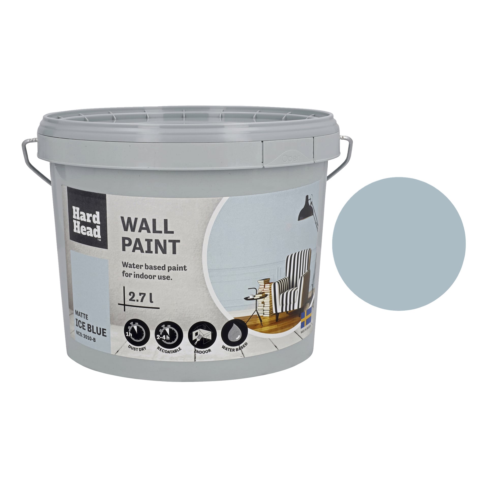 2,7-litrowe wiadro farby Hard Head Wall w matowym Ice Blue do użytku wewnętrznego, oznaczone jako na bazie wody, z ikonami oznaczającymi szybkie schnięcie, łatwe czyszczenie i na bazie wody. Okrągła próbka pokazuje kolor.