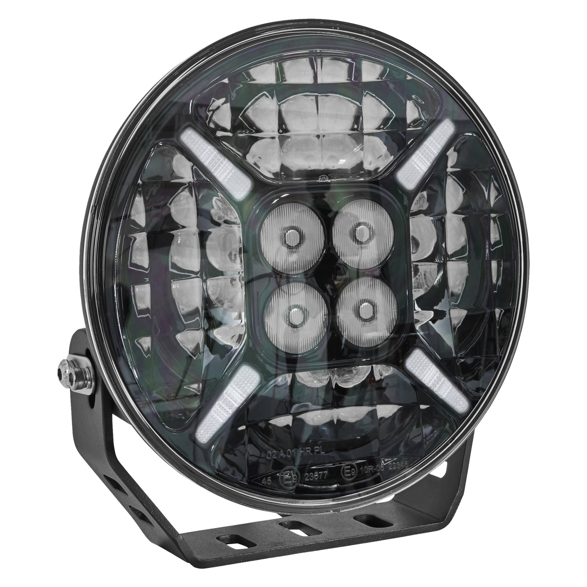 En Hamron Extra lys-LED, designet i et sirkulært svart metallhus, har en gjennomsiktig linse med fire sentrale LED-lys og X-formede LED-striper. Den leveres med en boltfestet monteringsbrakett.