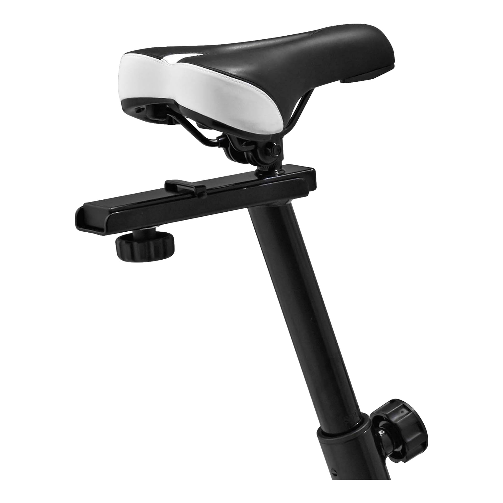 Nærbilde av Kayoba Spinning-sykkelens svarte og hvite sete montert på en justerbar setepinne med en stramme knott.