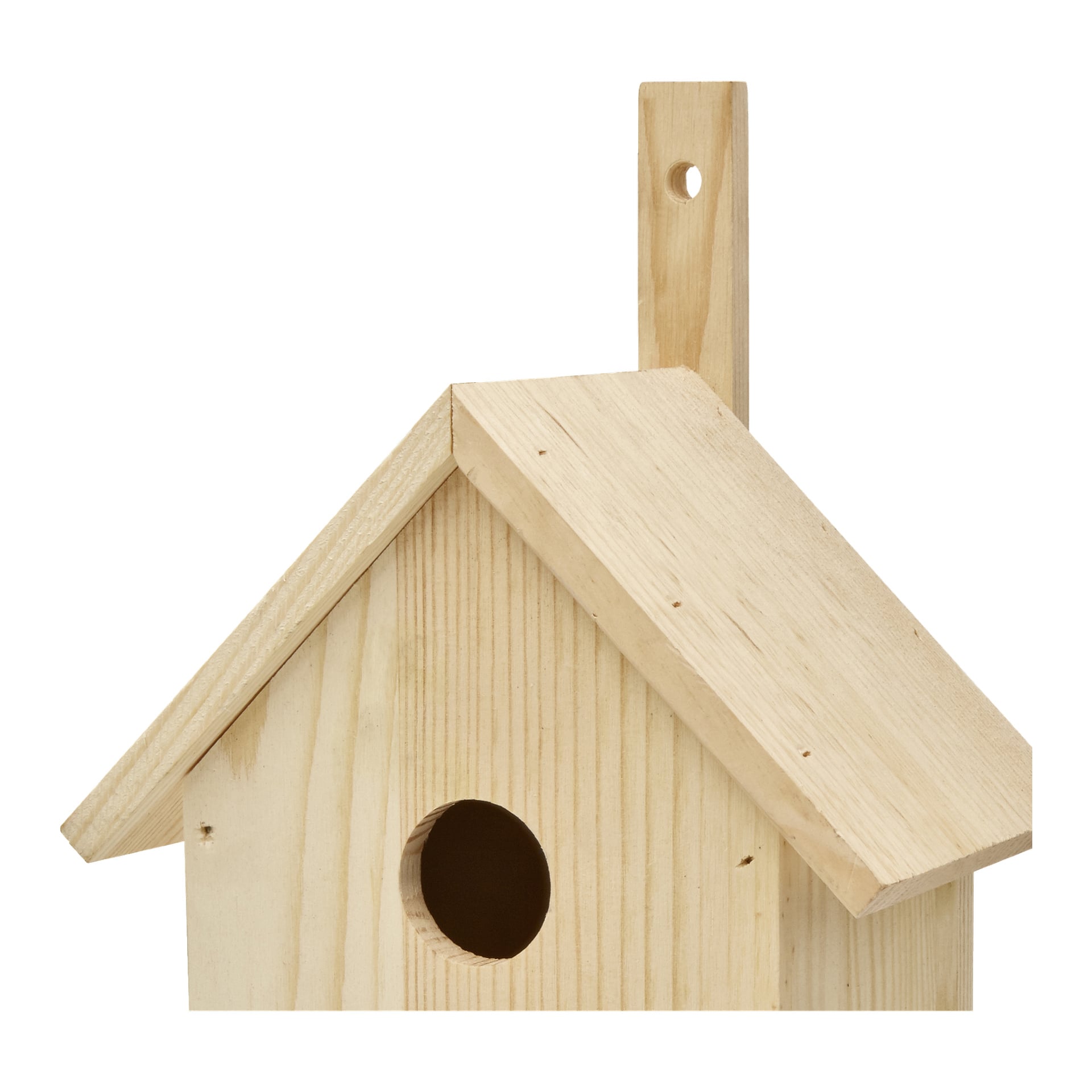 Hard Head Nesting-boks laget av ubehandlet tre, designet med et skrått tak, sirkulær inngangsåpning og en vertikal monteringsplate festet bak.