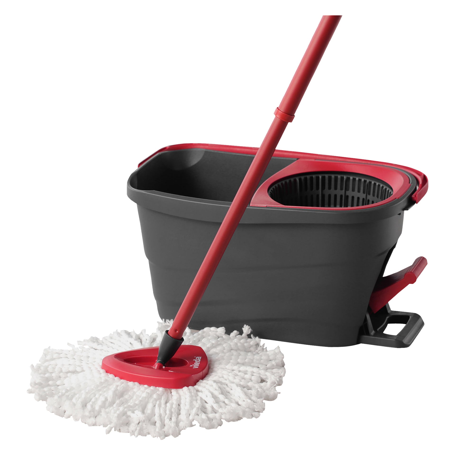 Vileda Turbo Smart Mop Set har en röd och svart hink utrustad med en wringer, tillsammans med ett matchande rött mopphandtag och ett cirkulärt mopphuvud med vitt snöre. Skopan är designad med ett handtag som är lätt att greppa och en fotpedal för att effektivt snurra mopphuvudet.