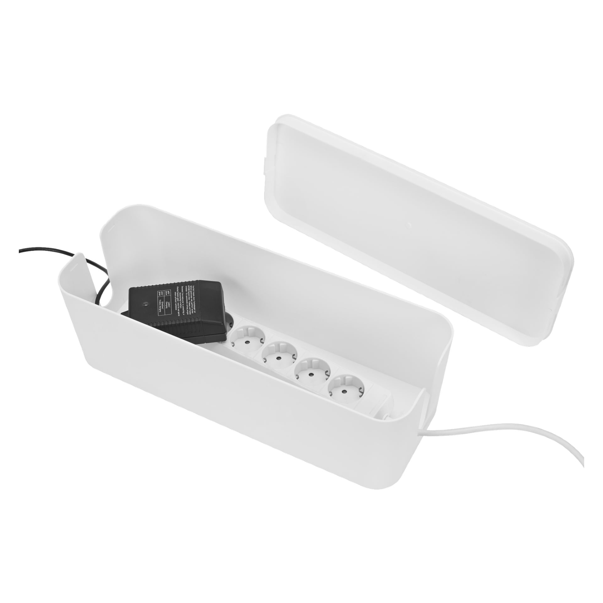 En vit Anslut-kabelhållare med locket öppet, som visar en grenuttag inuti med fyra uttag, varav ett är upptaget av ett svart uttag.