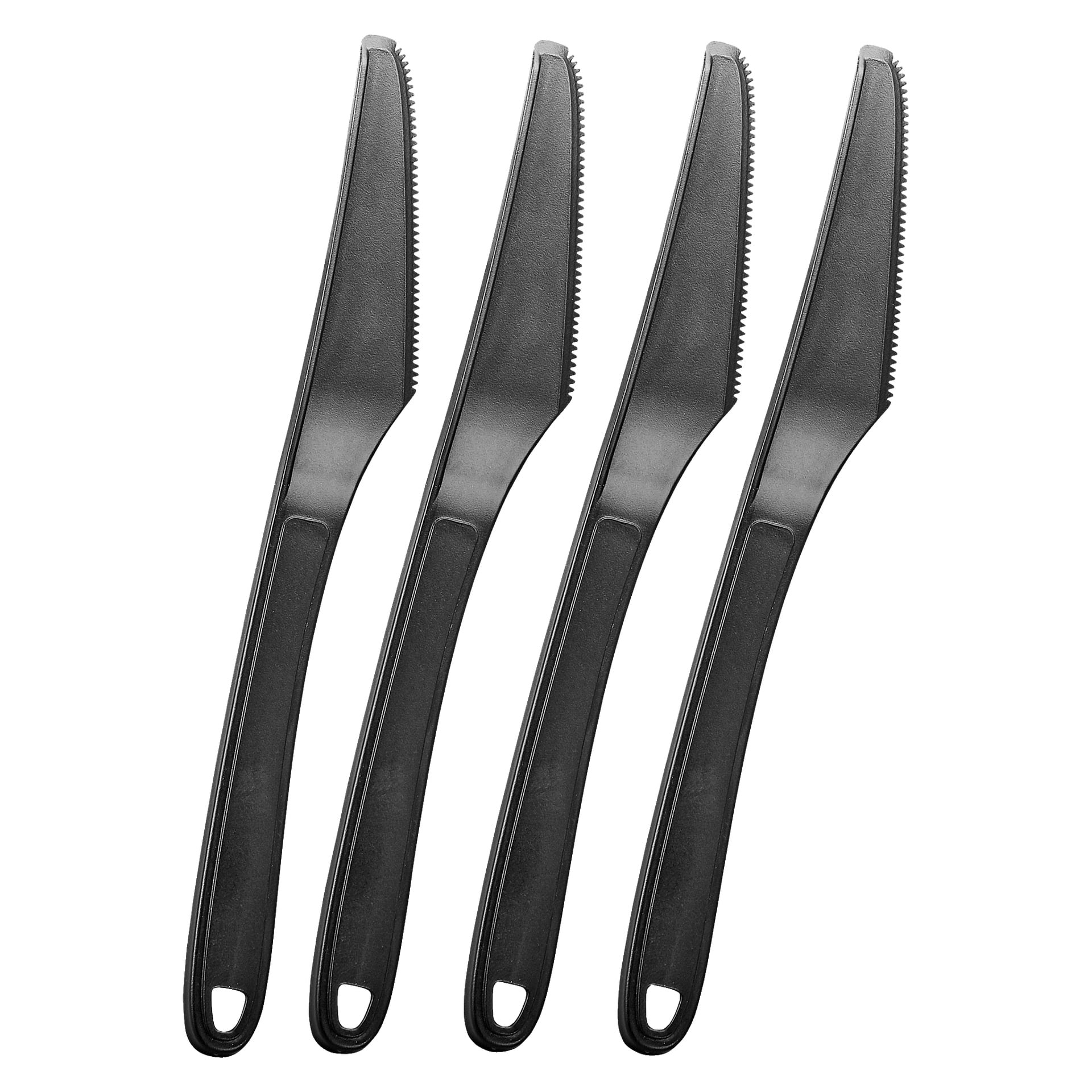 Fyra identiska svarta plastknivar från Nordiska Plasts Knives 4-pack visas sida vid sida, var och en med en tandad egg och ett hål i slutet av handtaget.
