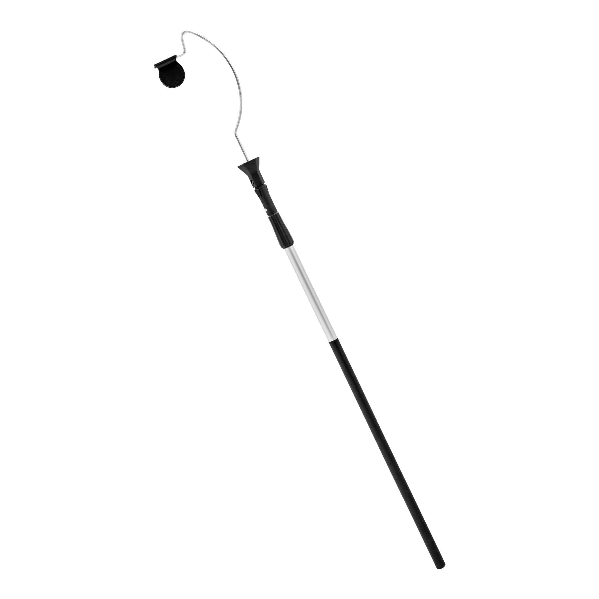 Hard Head Gutter Cleaner har en teleskopstång med svart handtag och silverfärgad axel, som avslutas med en böjd tråd som bär upp en liten svart skiva.
