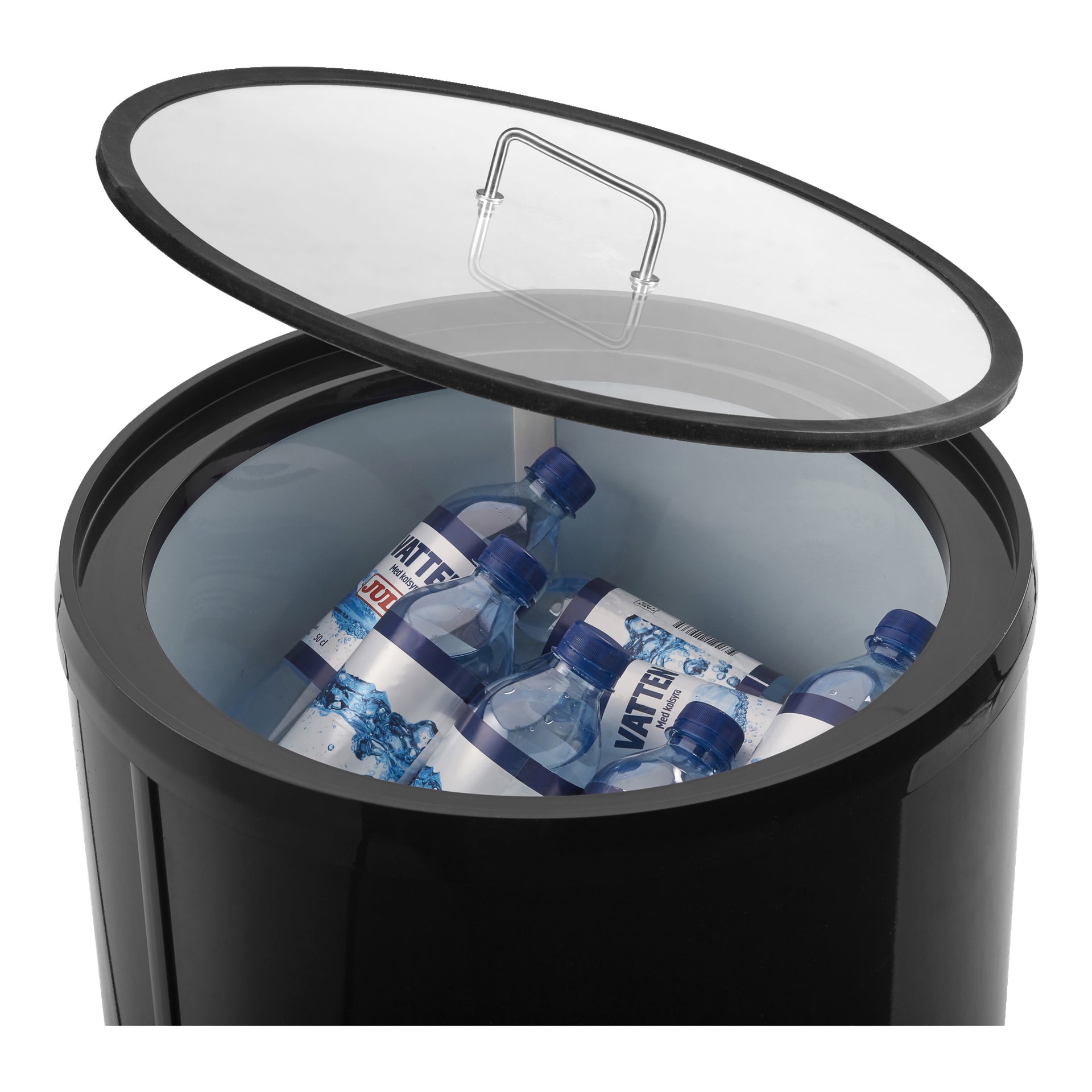 En svart Bright Party-kylväska med ett genomskinligt, delvis öppet lock är fyllt med flera plastflaskor med blå korkar och etiketter som visar bilder av vatten.