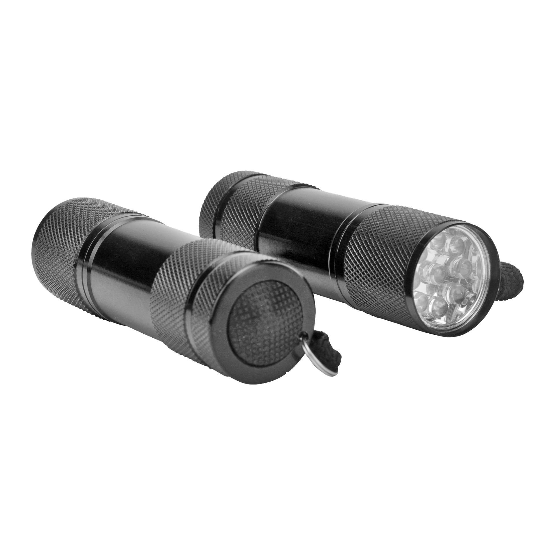 Ett par kompakta svarta cylindriska LED-ficklampor från Anslut visas, där en är placerad för att visa LED-lamporna och den andra visar dess baksida med ett fast handledsband. Setet innehåller två facklor.