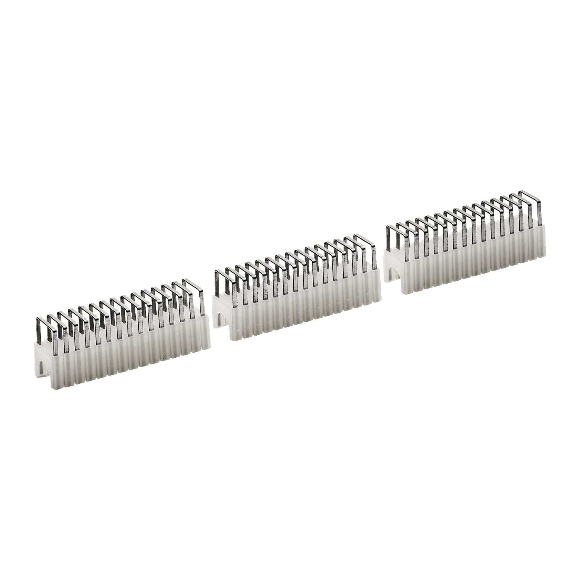 Tre identiska vita Meec Tools kabelklämmor från ett 300-pack, var och en med en rad jämnt fördelade vertikala metallstift, är uppradade sida vid sida med parallella sidor.