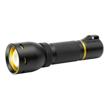 Anslut Torch LED, musta-keltainen käsilamppu, jossa on teksturoitu kahva, makaa kyljellään. Siinä on metallinen runko ja kiinnityslenkki päässä.