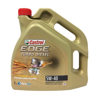 Złota butelka 4-litrowa z czerwoną nakrętką oznaczona Castrol EDGE Turbo Diesel, z oznaką 5W-40 jako zaawansowany w pełni syntetyczny olej silnikowy z aprobatą dexos2, przeznaczona do zastosowań w silnikach benzynowych i diesla.