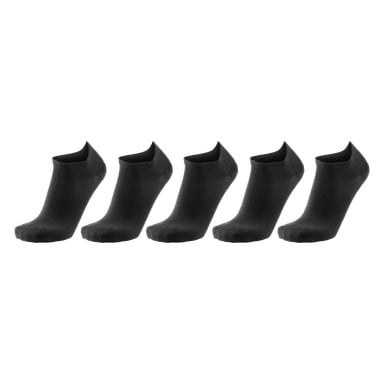 Viisi identtistä mustaa Bluewear Ankle -sukkaa viiden parin repusta on rivissä rivissä. Jokainen sukka seisoo pystyasennossa, sijoitettuna samaan kulmaan ja muotoon.