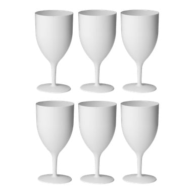 Seks identiske Menuett-plastglass fra et sett med seks pakker er arrangert i to rader med tre stykker. Hvert glass har et slankt, minimalistisk design med en glatt overflate og ingen dekorasjoner.