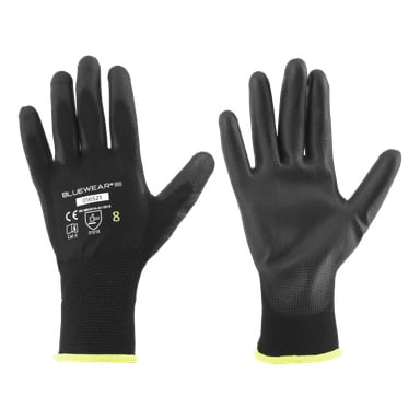 Para czarnych rękawiczek Assembly z dłońmi skierowanymi na zewnątrz. Lewa rękawica przedstawia szczegóły produktu, w tym rozmiar 8, nazwę marki Bluewear, różne ikony certyfikacyjne oraz symbole pielęgnacji. Obie rękawice są ozdobione żółtymi wykończeniami na mankietach.