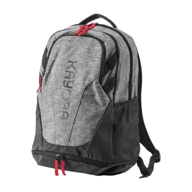 Grauer und schwarzer Rucksack von Kayoba mit mehreren Reißverschlussbereichen mit roten Zügen, einer Netztasche an der Seite und einem stabilen Oberhandgriff. Auf der Vorderseite steht der Markenname Kayoba.