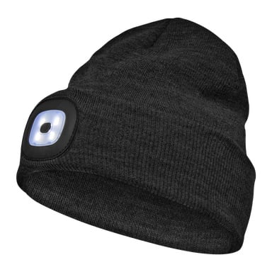 Eine dunkel gestrickte Kayoba Outdoor-Mütze mit einer kleinen, quadratischen LED in der vorderen Mitte für freihändige Beleuchtung; die LED ist beleuchtet.