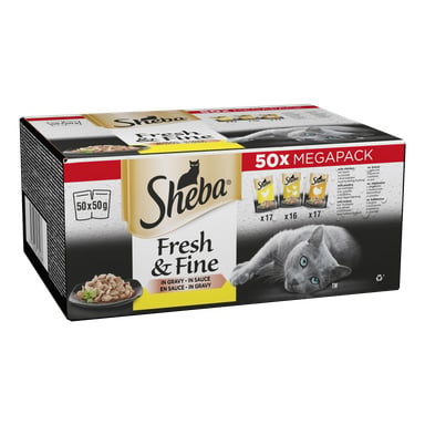 Sheba Fresh & Fine kattmatslåda med 50 påsar blötmat i sås, med Sheba-loggan och en bild av en lugn grå katt på framsidan. Varje paket väger 50 gram.