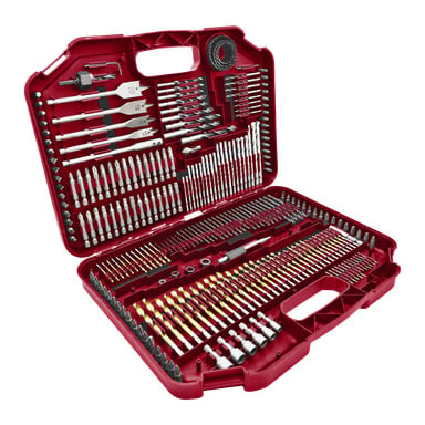 Ett 246-delat Meec Tools borr- och borrset presenteras i ett rött plastfodral, öppet för att visa prydligt arrangerade borrbitar, skruvmejslar, spadeborr, insexnycklar och en rad drivbitar i olika storlekar och stilar.