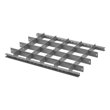 Hard Head Drawer-avdelaren för verktygsvagnar kommer i ett paket om 10 och har ett grått metallrutnät skapat av jämnt fördelade horisontella och vertikala stänger som bildar fyrkantiga hål. Varje avdelare har flänskanter och utstickande flikar, visade ur ett vinklande perspektiv.