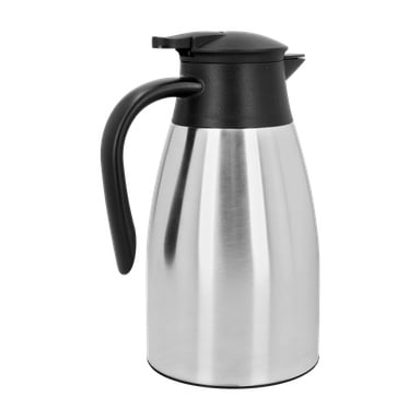 Dzbanek Menuett Thermos ma korpus ze stali nierdzewnej połączony z czarną plastikową pokrywką i uchwytem, wykonany do utrzymania temperatury napojów. Dzban jest ustawiony pionowo.