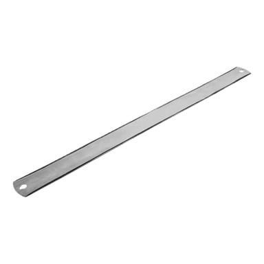 Długa, płaska metalowa tarcza piły Meec Tools leży ukośnie, z otworem na każdym końcu. Jego powierzchnia odbijająca światło jest nieoznaczona.