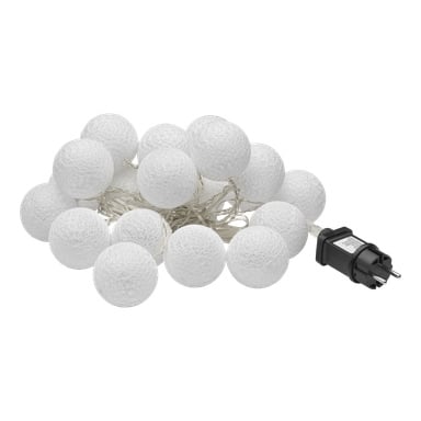 Lampy LED EKVIP z okrągłymi białymi osłonami waty są połączone białym kablem, kończąc się czarnym wtyczką dwubolcowym. Światła są zgaszone i zebrane w luźną grupę.