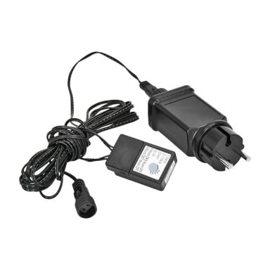 EKVIP Transformer Connectable System sisältää mustan virtalähteen, jossa on eurooppalaistyylinen pistoke ja joka on kiinnitetty laajennettuun mustaan kaapeliin. Järjestelmässä on myös kompakti suorakaiteen muotoinen moduuli, jossa on etiketti, ja kaapeli päättyy pyöreään liittimeen.