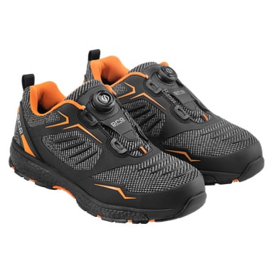 Ein Paar Bluewear Pro Workwear Madison Sicherheitsschuhe mit Speed-Schnürungen, die ein schwarz-graues Farbschema mit orangefarbenen Akzenten, strukturierten Sohlen und einem Zifferblattverschlusssystem zeigen.