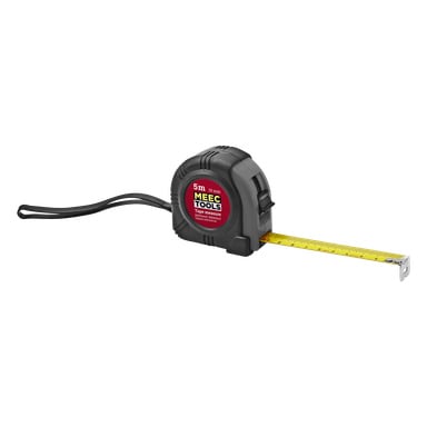 Et Meec Tools målebånd med svart og grått ytre og et forlenget gult målebånd, med en rød klistremerke merket "5 meter/19 mm." Verktøyet er utstyrt med en håndleddsreim.