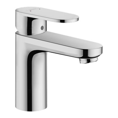 Hans Grohe Vernis Blend tvättställsblandare är en kromkran med en enkel spak med cylindrisk bas, platt handtag och markerade varm-kall-indikatorer.