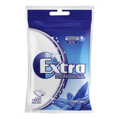 Ett förseglat paket Extra tuggummi, Strong Mint-smak, sockerfritt med xylitol. Förpackningen är blå och vit och visar bilder av myntablad, tuggummibitar och en tandsymbol. Innehåller 21 delar.