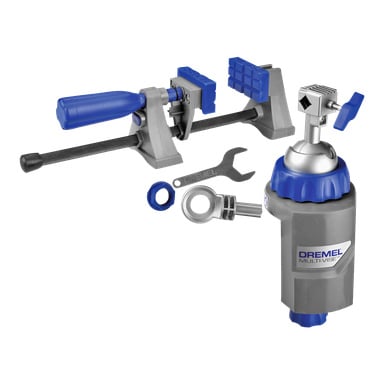 Dremel Multi-Vise 2500 verktygshållare med klämma, med ett blått handtag, grå och blå justerbara sektioner, en blå knopp, metallnyckel, bricka och skruvfäste.