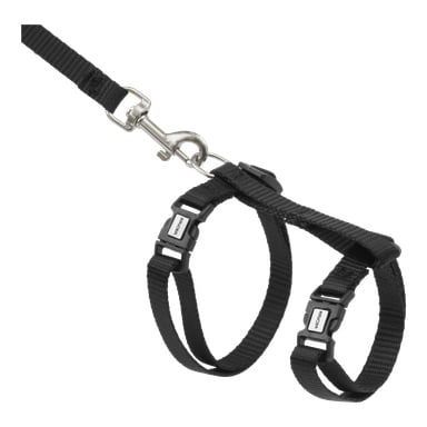 Kayoba Cat Harness and Lead-setet inkluderar svarta justerbara nylonremmar med stadiga plastspännen, tillsammans med ett koppel med metallspänne. Selen visas arrangerad i en öppen ögla.